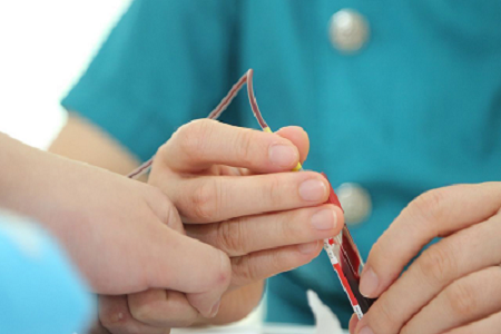 Aukštos kokybės sterilūs tamponų lazdelės patikimam virusų surinkimui